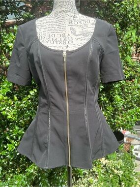 2/30 bebe Black Short-Sleeve Peplum Zip-Front Top M